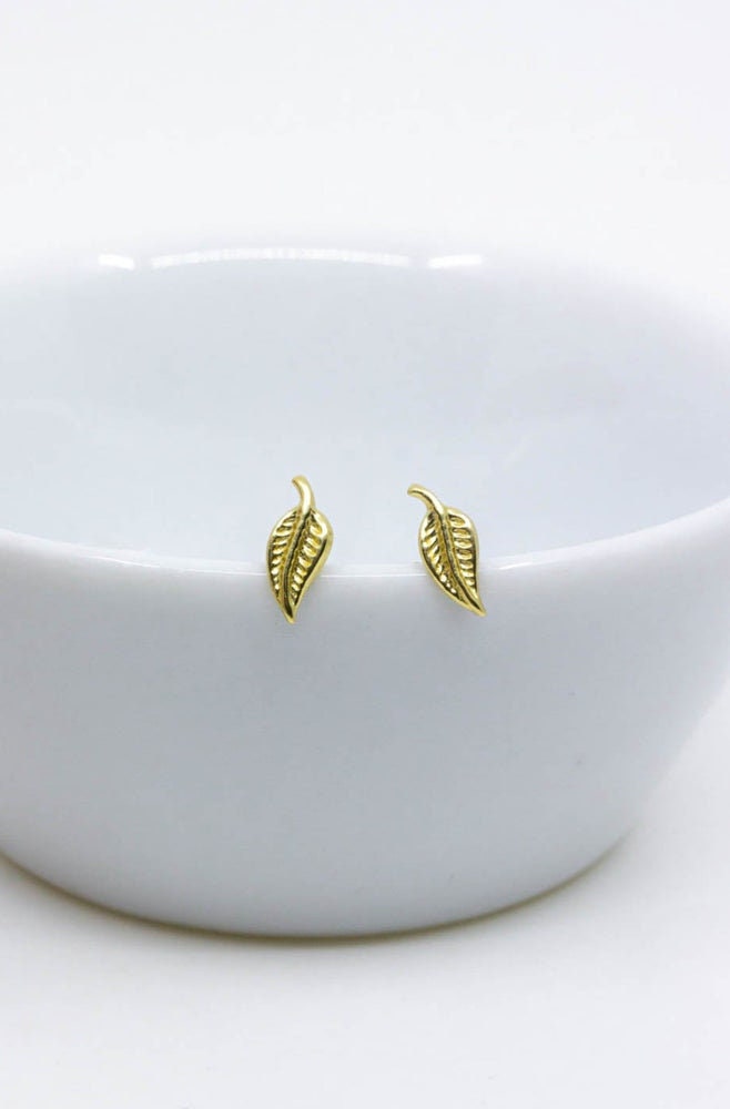 Ohrringe Vergoldet Blatt, Ohrstecker Blätter Vergoldet, Florale von CataleaJewelry