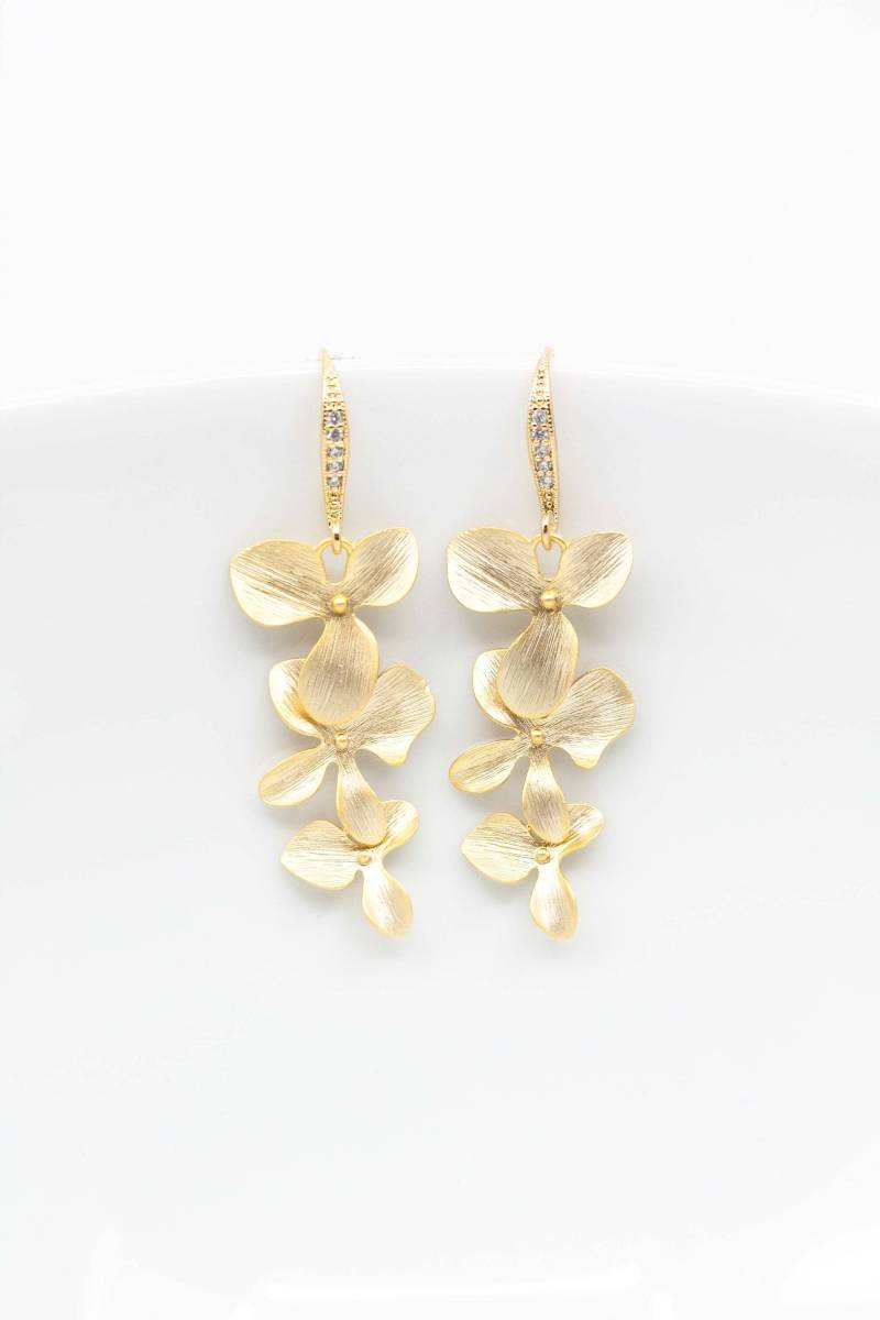 Ohrringe Vergoldet Blüten, Ohrhänger Blumen, Orchideen, Hochzeitsschmuck, Brautschmuck von CataleaJewelry