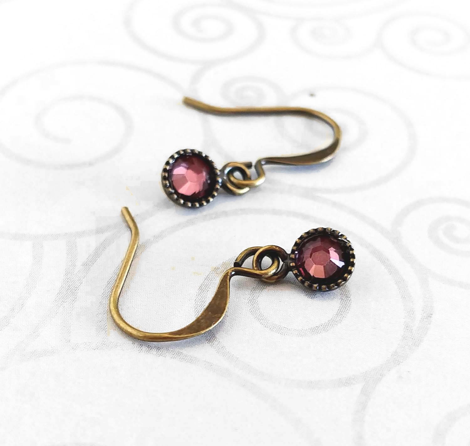 Antik-Gold Plattiert Messing Rosa Swarovski-Kristalle, Vintage-Look Baumeln Ohrringe Antik-Gold Plattiert Messing Rosa Swarovski-Kristalle, Vintage-Look Baumeln Ohrringe von CatalinaInspired