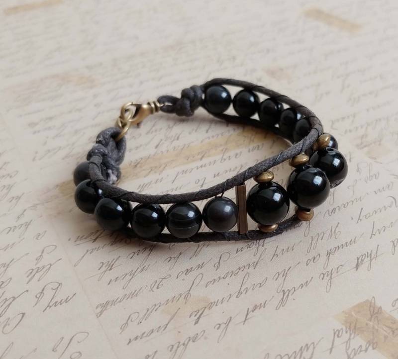 Schwarzes Wickelarmband Schwarzer Achat Edelstein, Schwarze Gewachste Baumwollschnur Mit Antik Vergoldeten Messingakzenten Schwarzes Wickelarmband Schwarzer Achat Edelstein, Schwarze Gewachste Baumwollschnur Mit Antik Vergoldeten Messingakzenten von CatalinaInspired