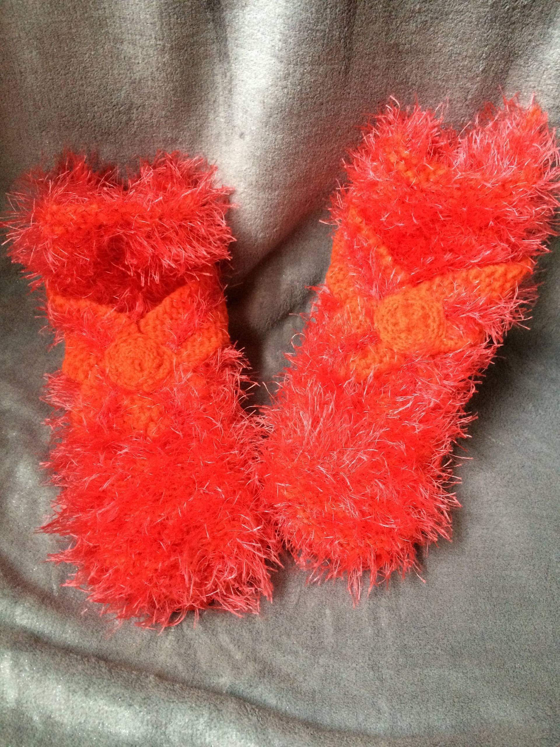 Orange Gestrickte Und Handgefertigte Hausschuhe Orange Gestrickte Und Handgefertigte Hausschuhe von CathWool