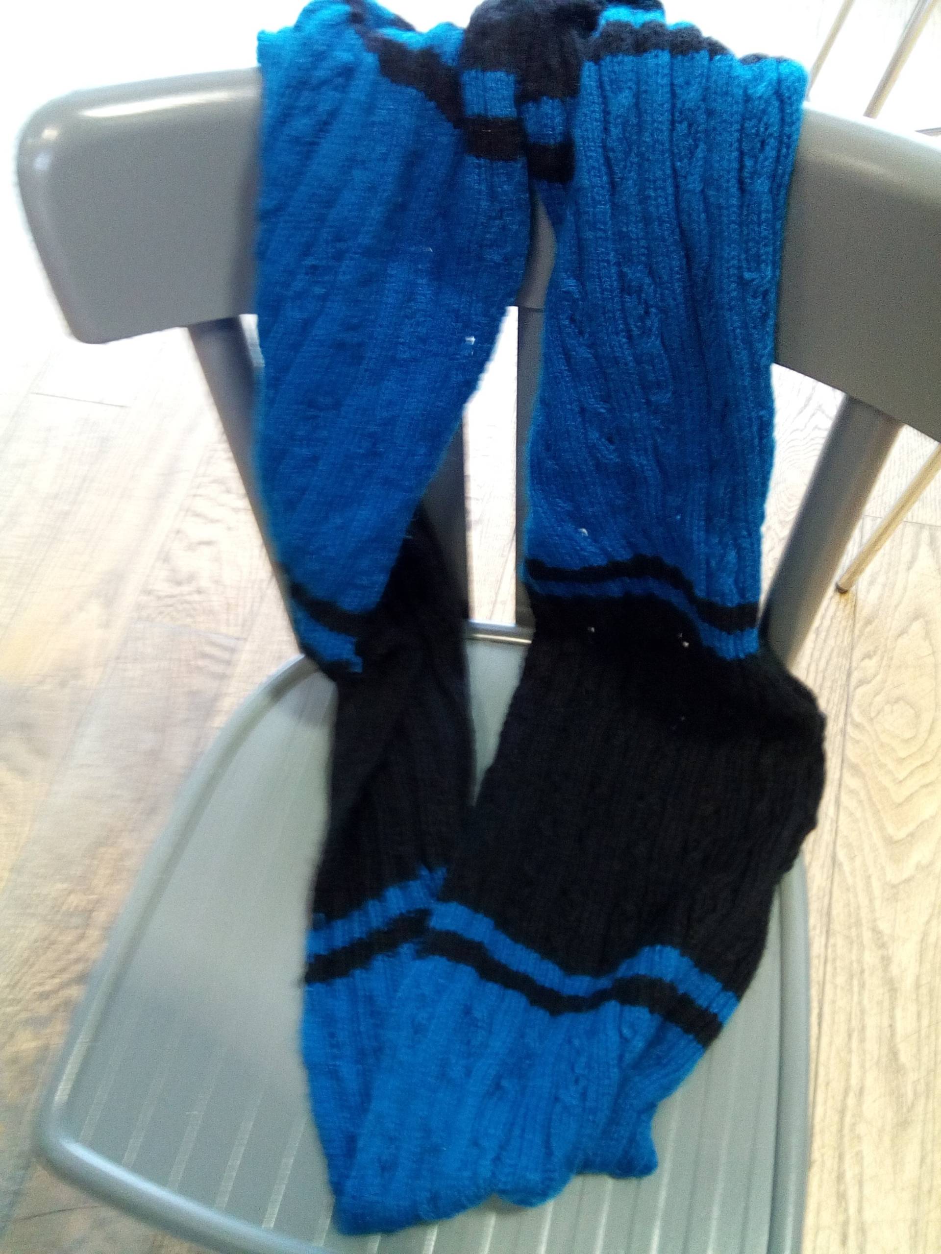 Schwarzer, Blauer Wollschal Schwarzer, Blauer Wollschal von CatherineCity