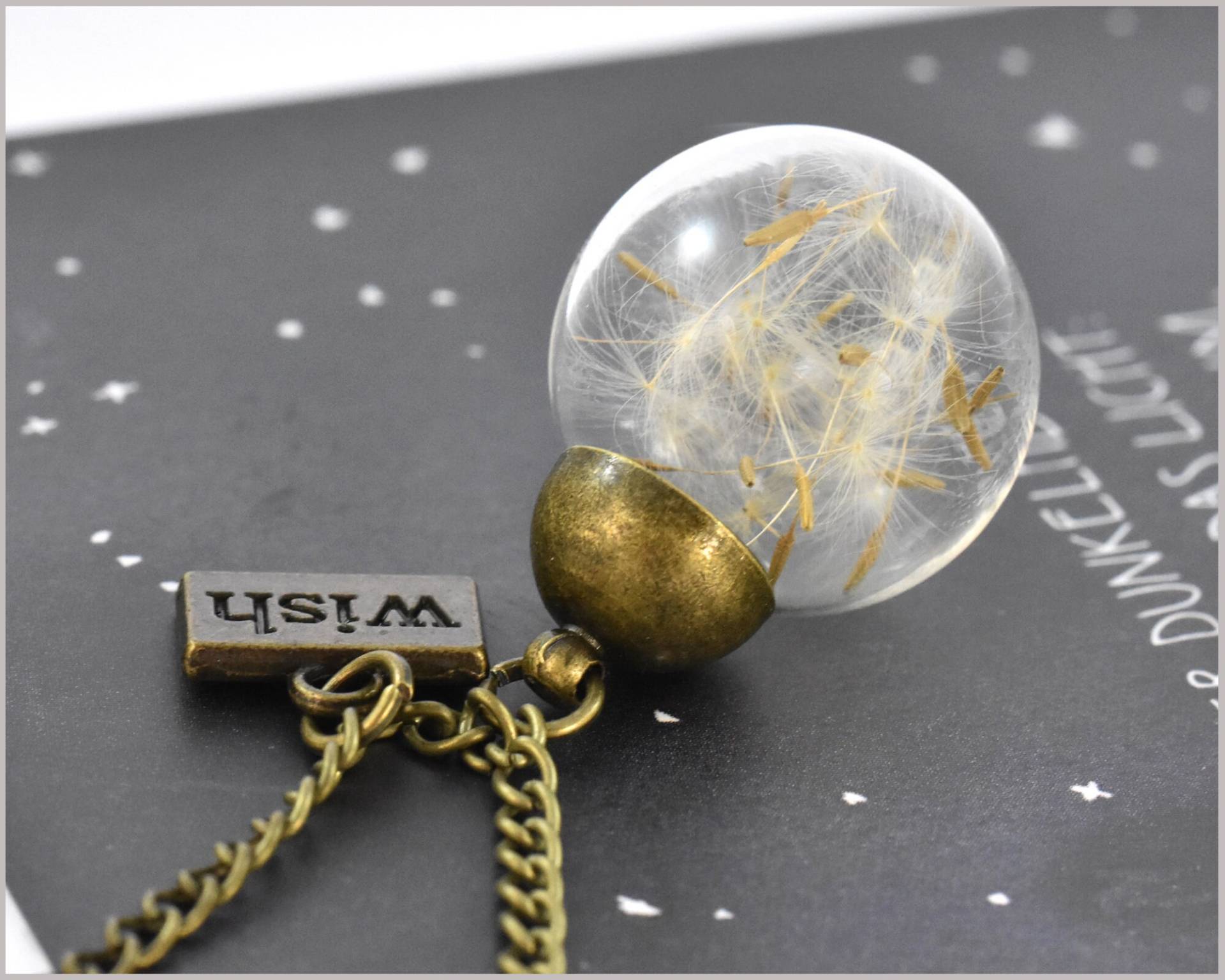 Kette Mit Echten Pusteblumen Und Wish Anhänger, Bronzefarben Kette Mit Echten Pusteblumen Und Wish Anhänger, Bronzefarben von CathyThicaNamaste