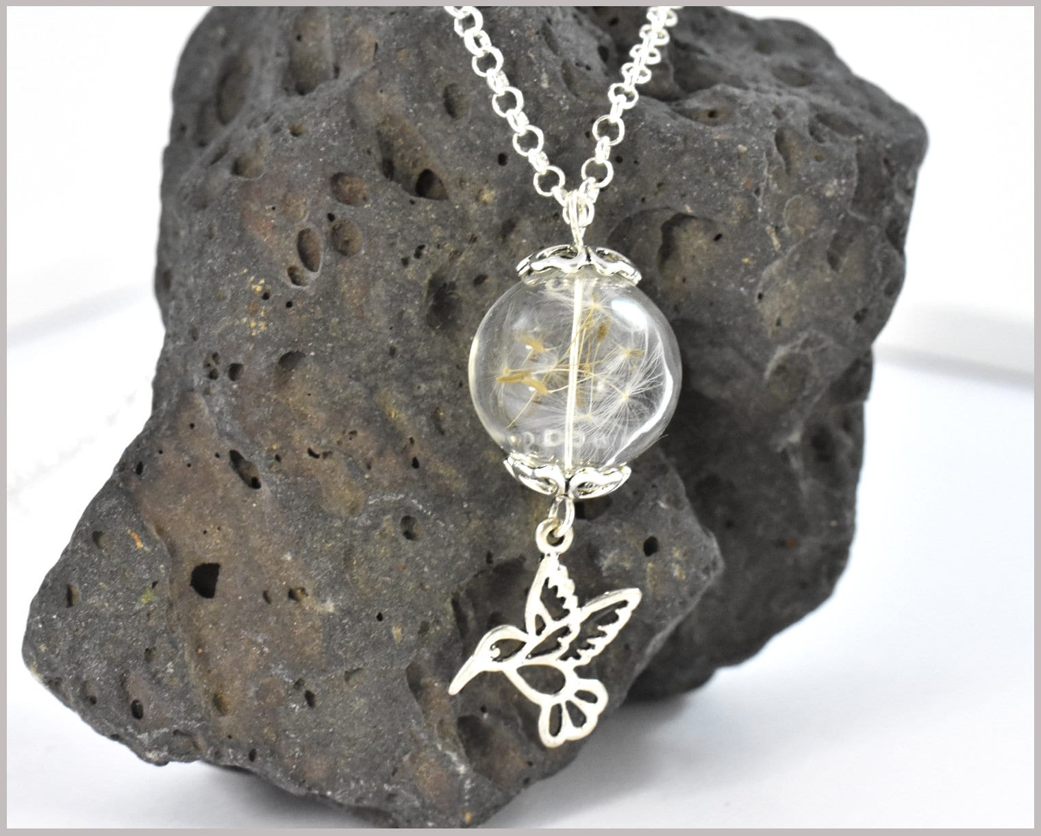 Lange Kette Mit Echten Pusteblumen Und Kolibri Lange Kette Mit Echten Pusteblumen Und Kolibri von CathyThicaNamaste