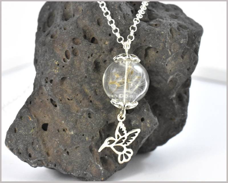 Lange Kette Mit Echten Pusteblumen Und Kolibri Lange Kette Mit Echten Pusteblumen Und Kolibri von CathyThicaNamaste
