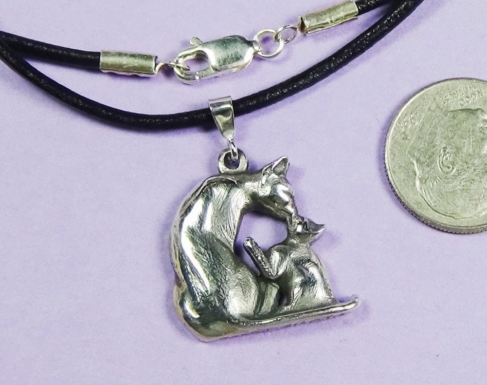 Mutter Katze N Kätzchen Anhänger Halskette Auf Schwarz Lederband, Katzen Liebhaber Schmuck Geschenk Für Mutter, Sterling Silber Handgemachte von CatofMine