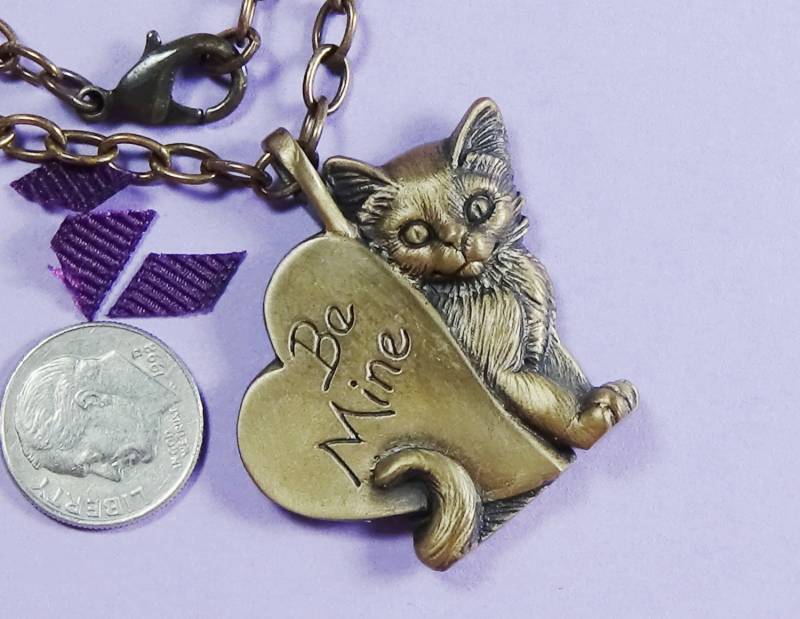 Personalisierte Bronze-Katzen-Anhänger-Halskette Kätzchen Mit Herz Personalisierte Bronze-Katzen-Anhänger-Halskette Kätzchen Mit Herz von CatofMine