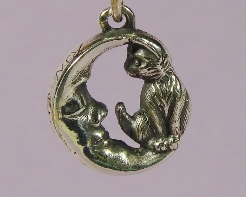 Silber Mond Mit Katze Anhänger Für Armband, Katzen Liebhaber Geschenk Sie, Sterling Halbmond W Kätzchen Anhänger, Handgemachte N Schmuck von CatofMine