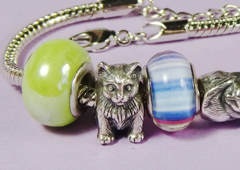 Sitzende Kätzchen Bead Charm Slide Sterling Silber, Katzen-Liebhaber Geschenk, Silber Katze Schmuck, Katzen Für Armband, Schmuck Sie Sitzende Kätzchen Bead Charm Slide Sterling Silber, Katzen-Liebhaber Geschenk, Silber Katze Schmuck, Katzen Für Armband, Schmuck Sie von CatofMine