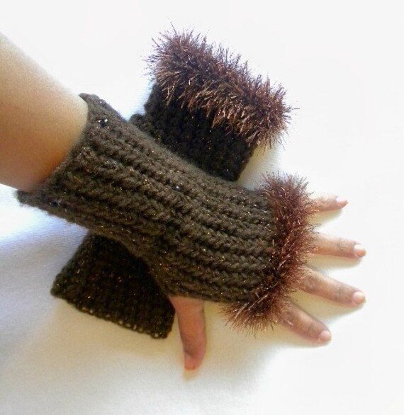 Gehäkelte Armstulpen Mit Wimpernborte in Einem Glitzernden Schokoladenbraun von CatsSoftStitches