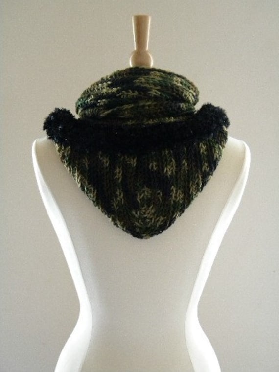 Gehäkelte The Lexi Pelz Getrimmt Scoodie Halswärmer Infinity Schal Oder Cowl Original Design von CatsSoftStitches