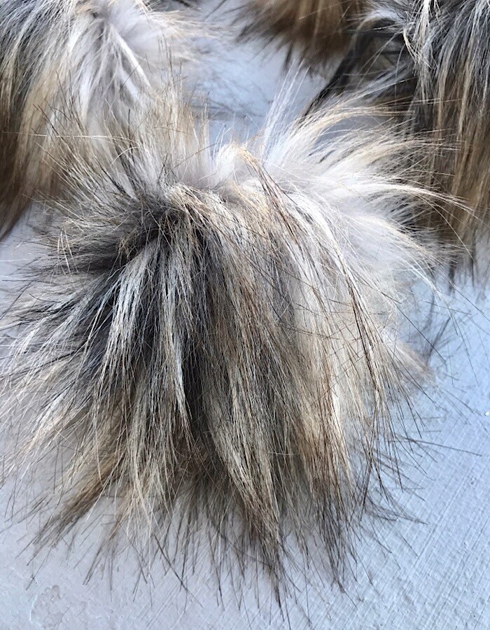 Kunstfell Bommeln Lynx 13 cm Versandfertig von CatsSoftStitches