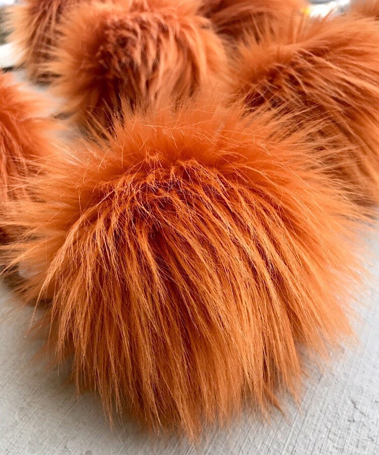 Kunstpelz Pom Poms Kupfer 13, 5 cm in Mehreren Größen Versandfertig von CatsSoftStitches