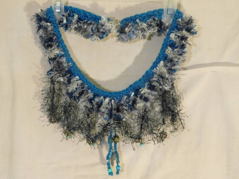 Türkis Und Graue Halskette von CattFoyCreatives