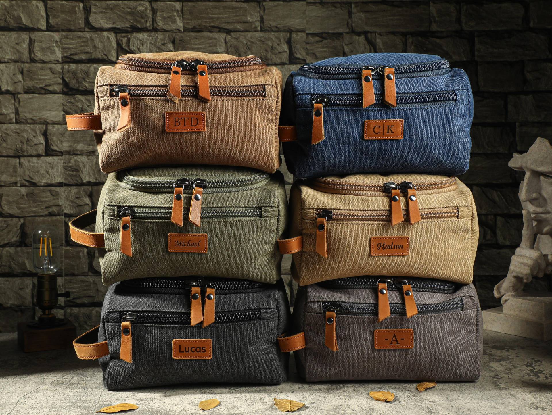 Personalisierte Männer Waschtasche Mit Lederriemen, Leinwand Toilettentasche, Vatertag Geschenk, Reisetasche, Trauzeuge, Geschenk Für Ihn von CaumanOlims