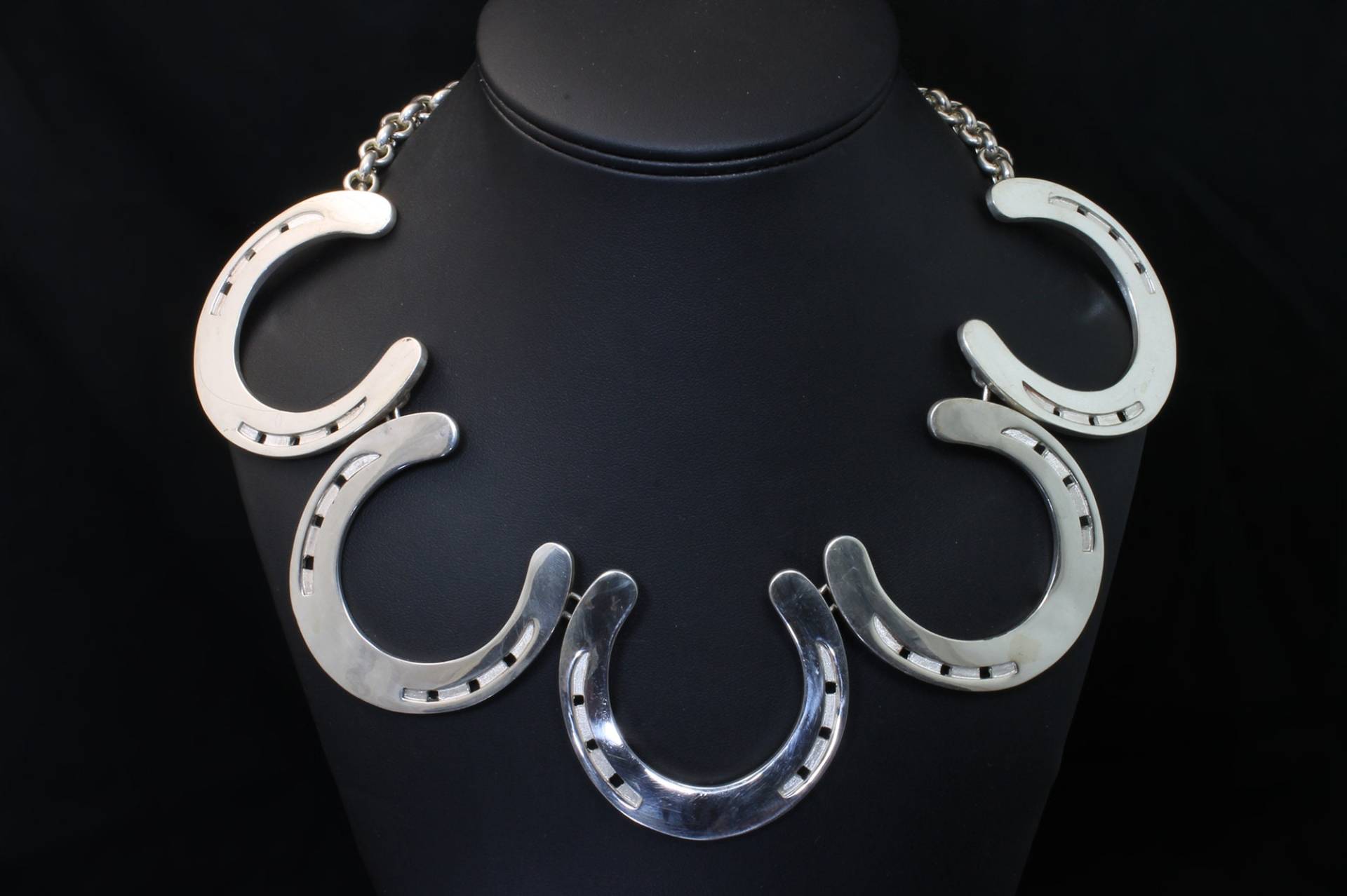 Handgemachte Sterling Silber Glück Hufeisen Halskette. Lätzchen, Herausragende, Statement Schmuck, Lady Luck. Übertrieben von CavalloFineJewelry