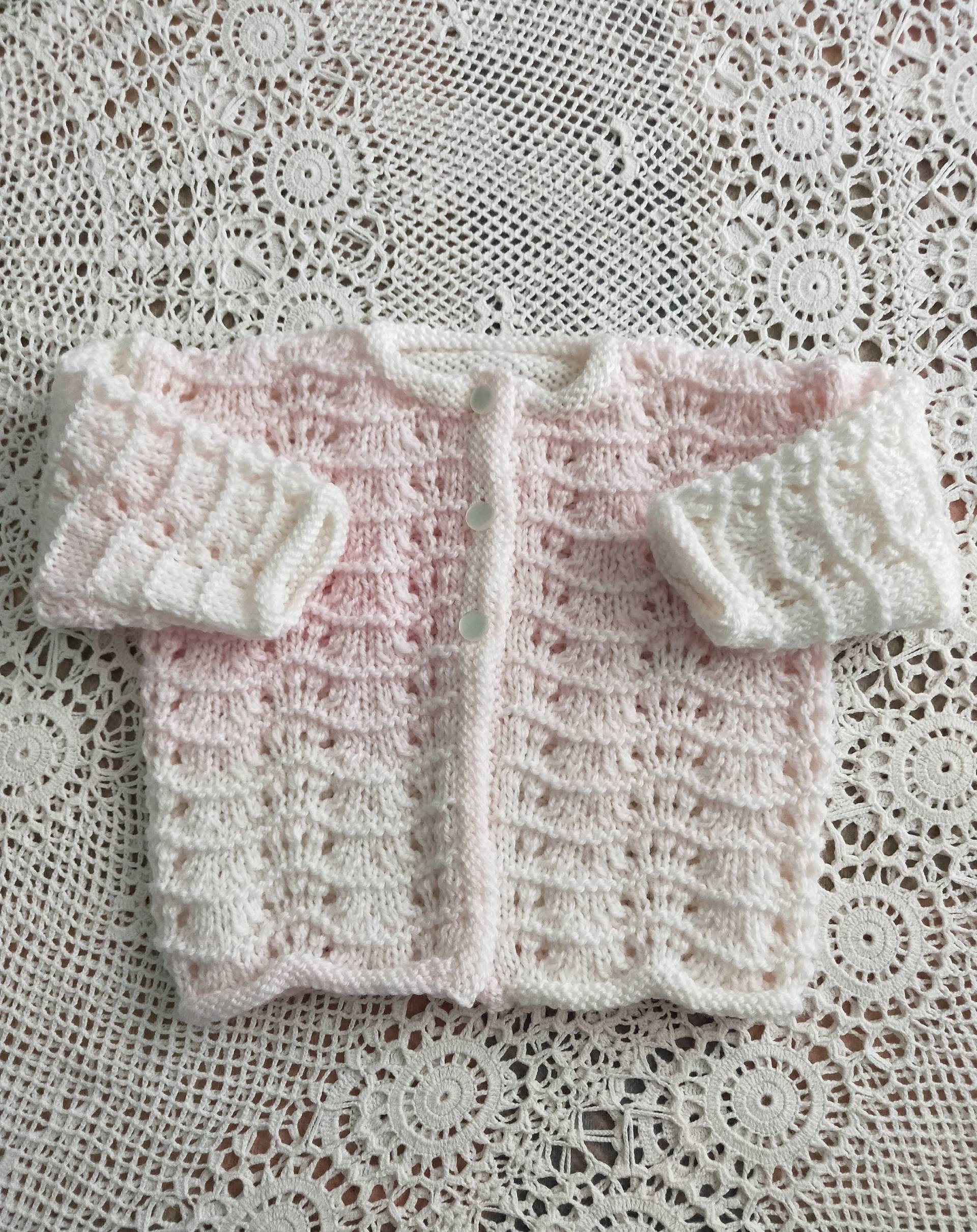 Baby Girl Jacke, Cardigan, Newborn Geschenk, Baby-Dusche-Geschenk, Mädchen Baby-Kleidung Baby Girl Jacke, Cardigan, Newborn Geschenk, Baby-Dusche-Geschenk, Mädchen Baby-Kleidung von CazzieMay