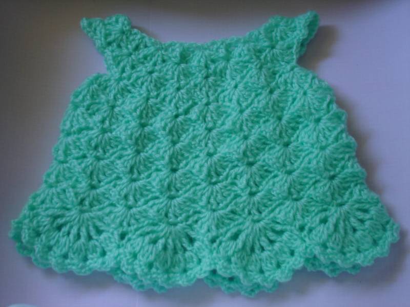 Baby-Mädchenkleid in Grün Für Neugeborene Aus 8-Fädigem Acrylgarn Baby-Mädchenkleid in Grün Für Neugeborene Aus 8-Fädigem Acrylgarn von CazzieMay