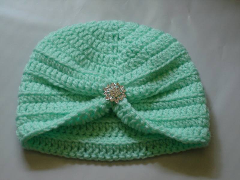 Baby Turban Gehäkelt Aus 8 Fädigem Acrylgarn in Mint Mit Glitzersteinen von CazzieMay