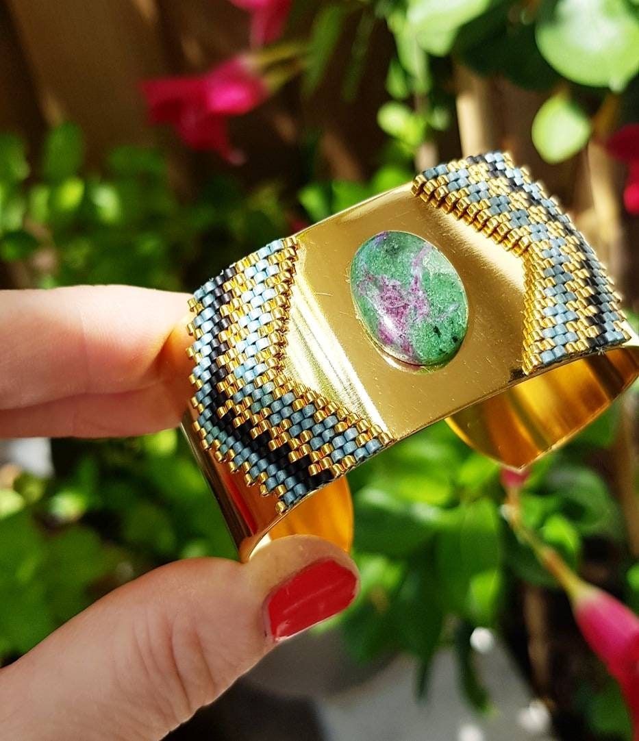 Mantte Nefertiti Rubis Zoisite von Ccedille