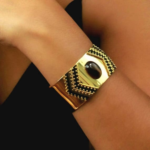 Nefertiti-Armreif, Schwarzer Achat von Ccedille