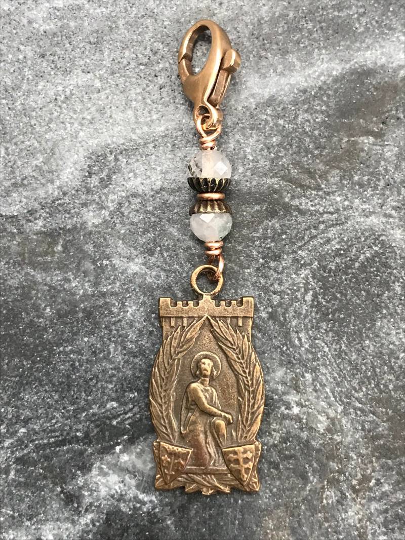 Taschen Charm Joan Of Arc Reißverschluss Pull - Bronze Und Mondstein von CeCeAgnesJewelry