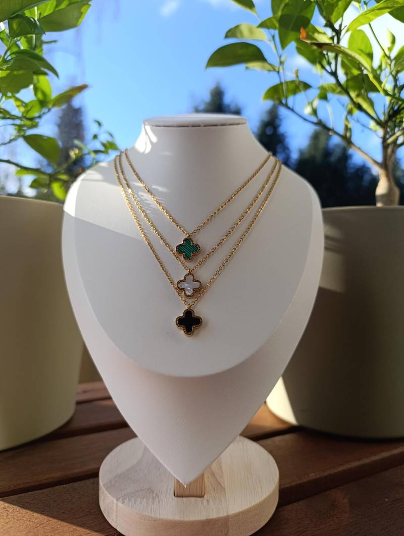 Vierblättriges Kleeblatt Inspiriert Halskette von CeLynsUniqueCraft