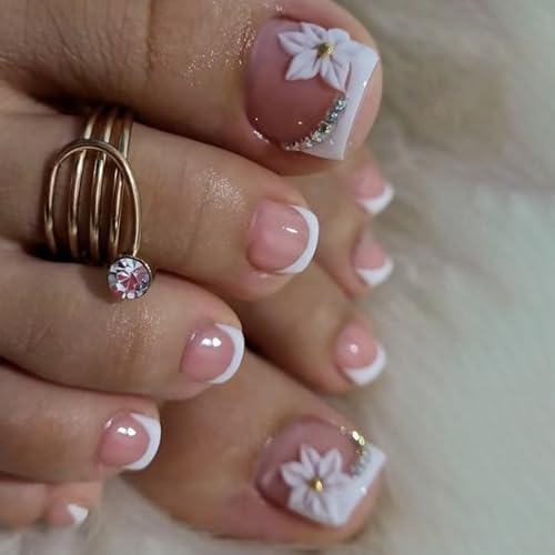 24 Stück Französisch Fußnägel zum Aufkleben, Square Kurze Künstliche Zehennägel, 3D Weiß Blumen Fussnägel zum Kleben, Sommer Strand Falsche Zehennägel Acryl Full Cover Toenails für Frauen Mädchen 24 Stück Französisch Fußnägel zum Aufkleben, Square Kurze Künstliche Zehennägel, 3D Weiß Blumen Fussnägel zum Kleben, Sommer Strand Falsche Zehennägel Acryl Full Cover Toenails für Frauen Mädchen von Ceboic