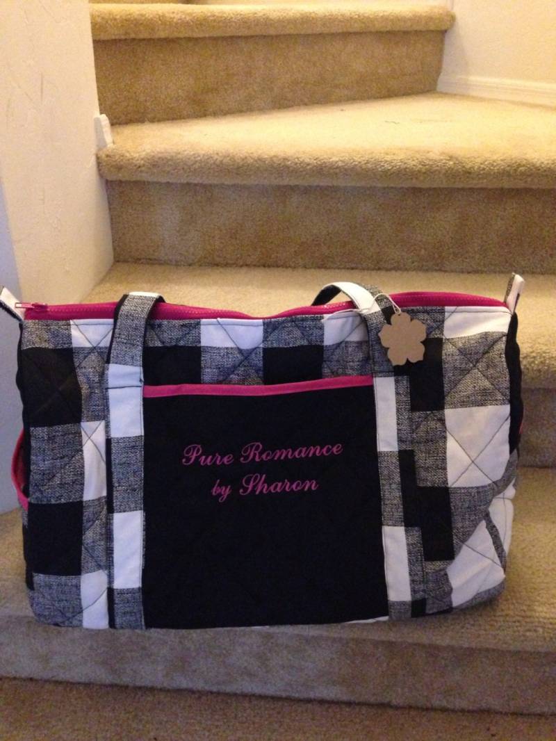 Gesteppter Seesack Handgefertigte Schwarz-Weiße Reisetasche, Monogramm-Option von CeciNicoleShop