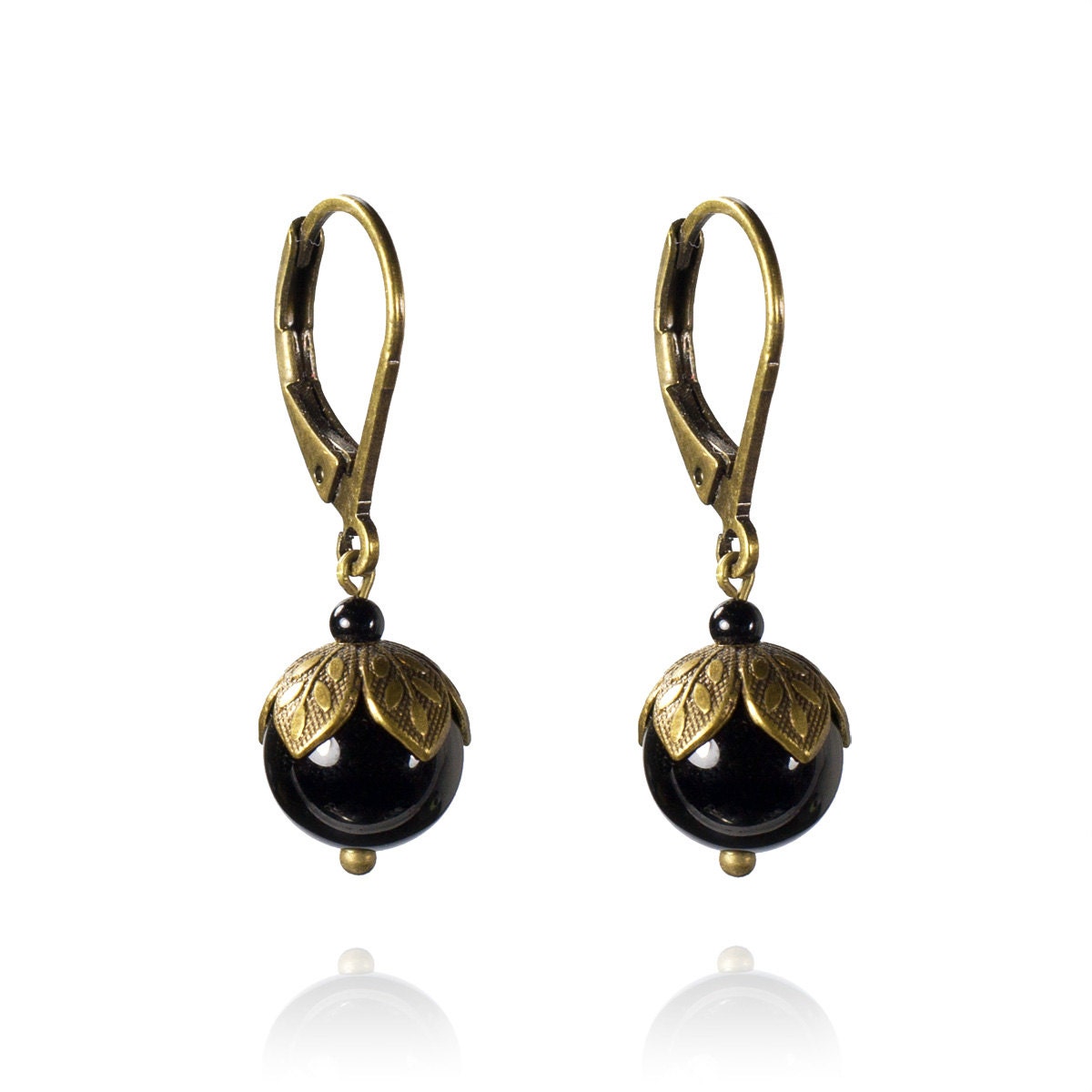 Fruit Défendu - Diskrete Ohrhänger, Bronze Mit Schwarzen Onyxperlen Klappbügel Fruit Défendu - Diskrete Ohrhänger, Bronze Mit Schwarzen Onyxperlen Klappbügel von CecileCohen