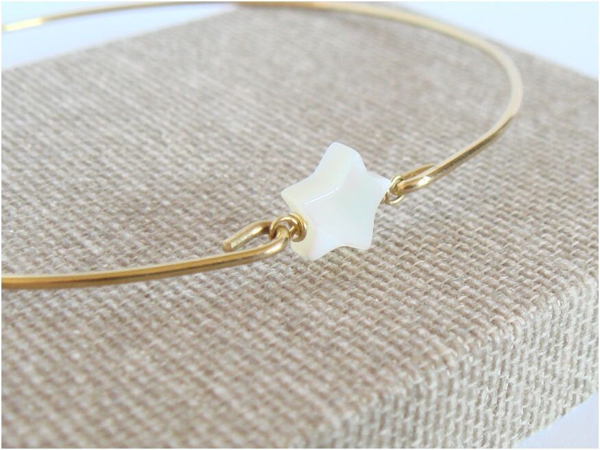 Perlmutt Stern Und Gold Armreif - Braut Armband Brautjungfer Geschenk Süßwasser Schmuck Für Jeden Tag Nach Maß Perlmutt Stern Und Gold Armreif - Braut Armband Brautjungfer Geschenk Süßwasser Schmuck Für Jeden Tag Nach Maß von Cecileis