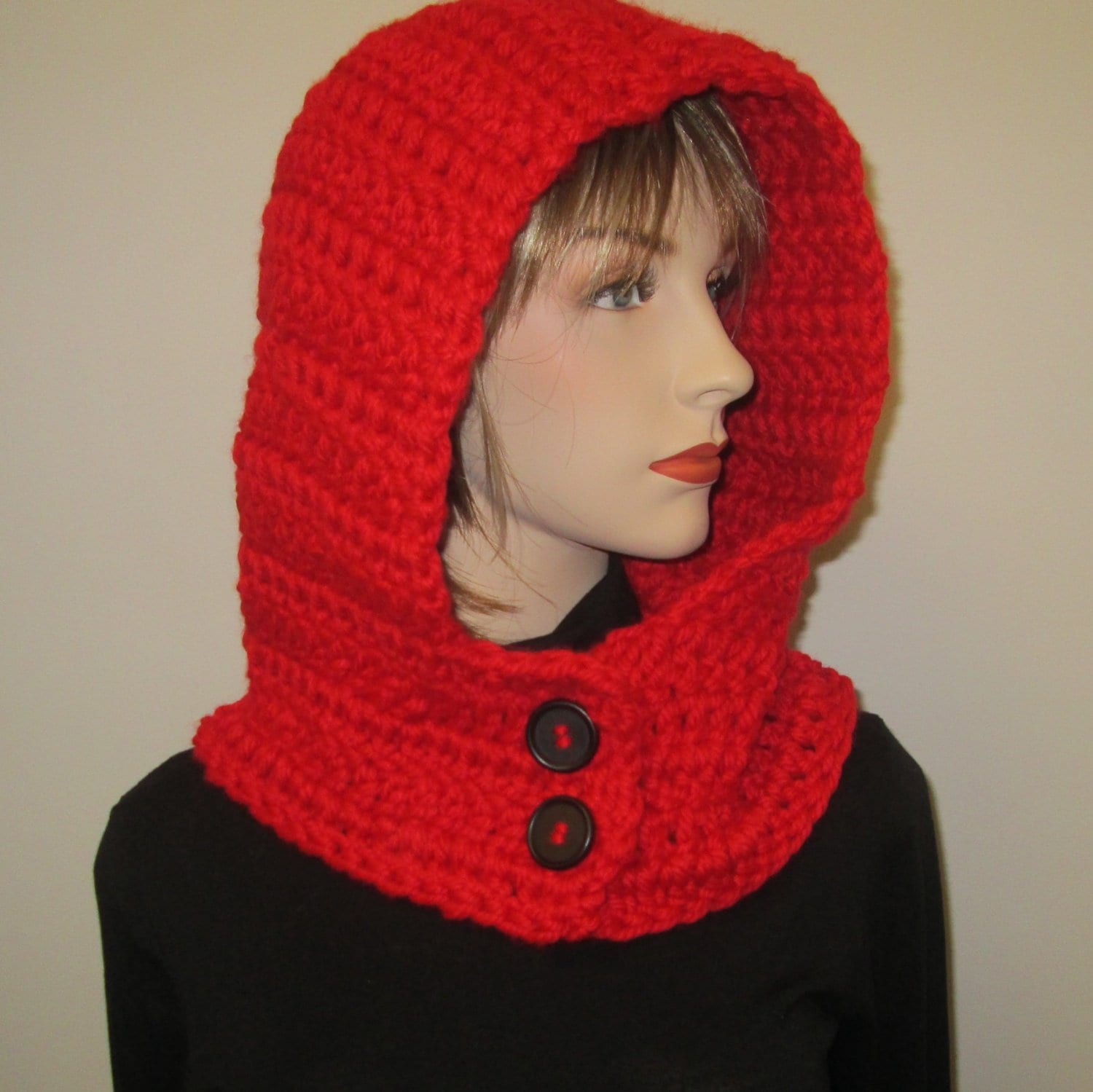 Dicker Kapuzenschal Knopf Scoodie Warmer Winter Kapuzen-Schal Handgefertigter Grobstrick-Garn-Nackenwärmer von CeciliaAnnDesigns