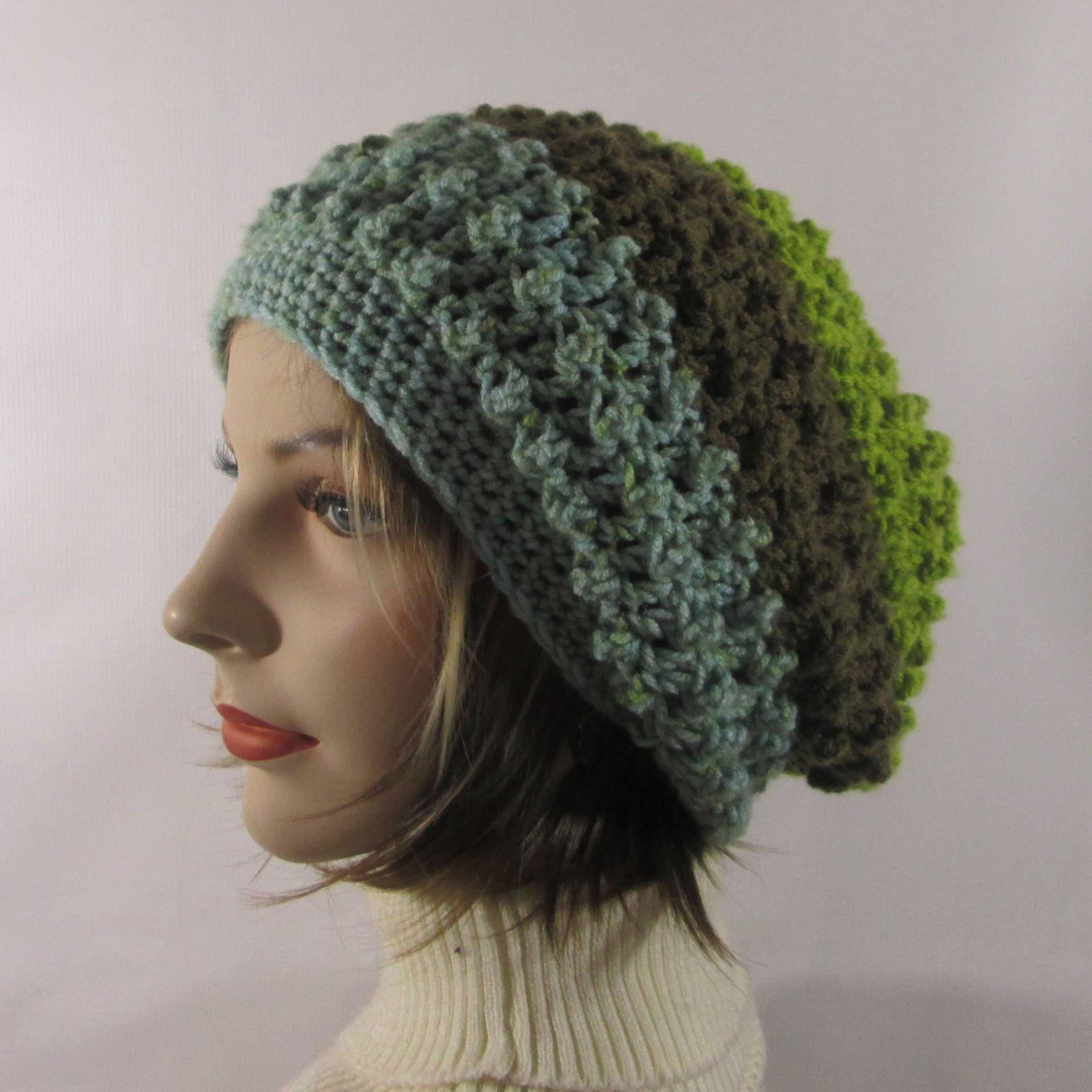 Slouchy Hat Strukturierte Mehrfarbige Mütze Blau, Limette Und Olive Handgefertigte Wintermütze Weicher, Gemütlicher Damen Slouch Hut von CeciliaAnnDesigns