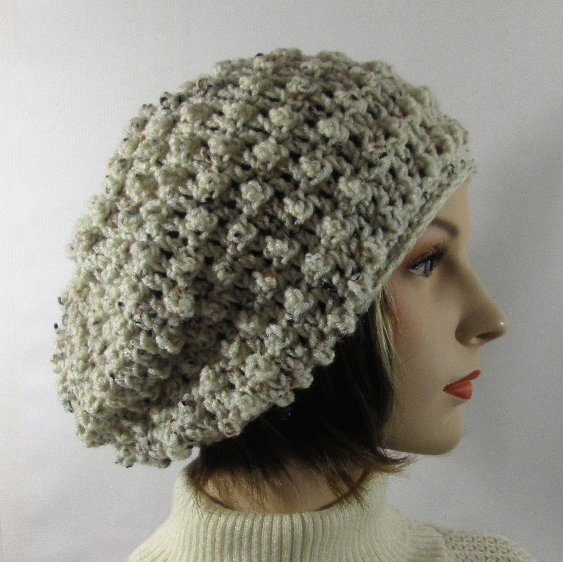 Handgemachtes Häkeln Slouchy Baskenmütze Tan Melierte Acryl Mütze von CeciliaAnnDesigns