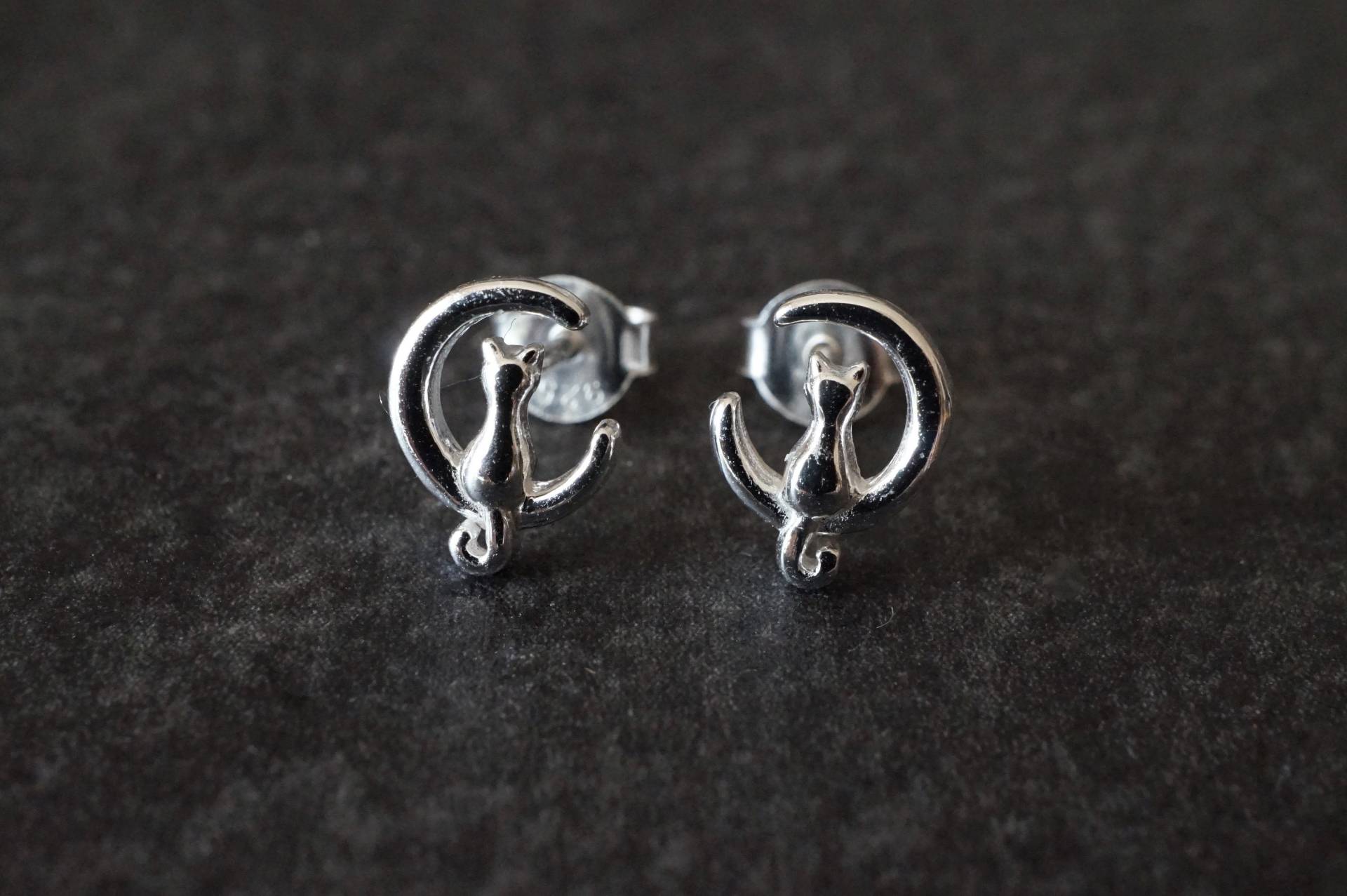 Süße Katze Mond Sterlingsilber Ohrstecker Katzenfächer Katzenohrringe Wicca Mondstecker von CecylDesign