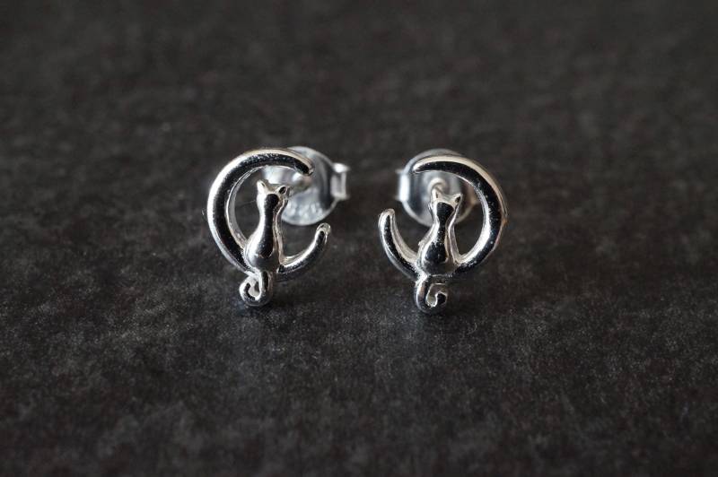 Süße Katze Mond Sterlingsilber Ohrstecker Katzenfächer Katzenohrringe Wicca Mondstecker von CecylDesign