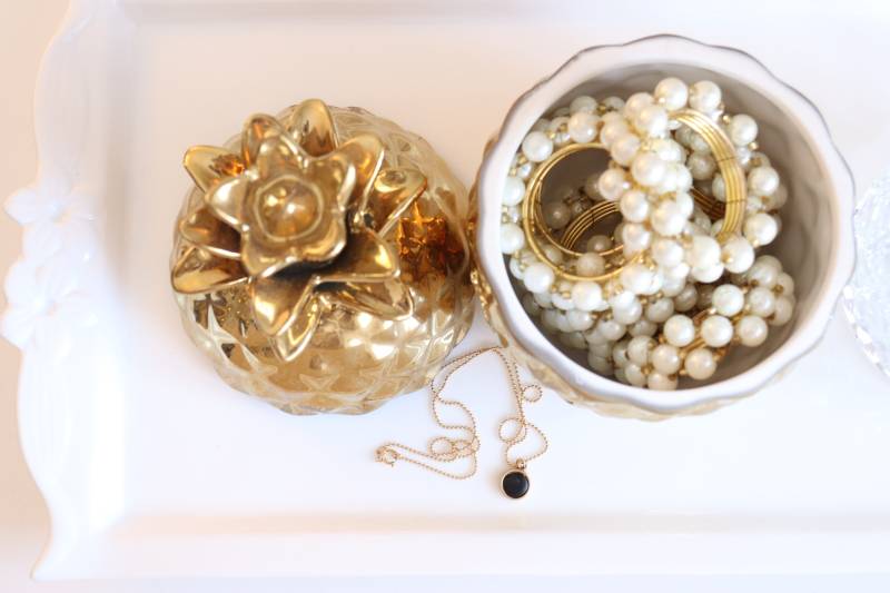 Handgefertigte Angie-Halskette Vergoldete Kugelkette, Aus Ethisch Einwandfreiem Horn von CedarandCypressDes