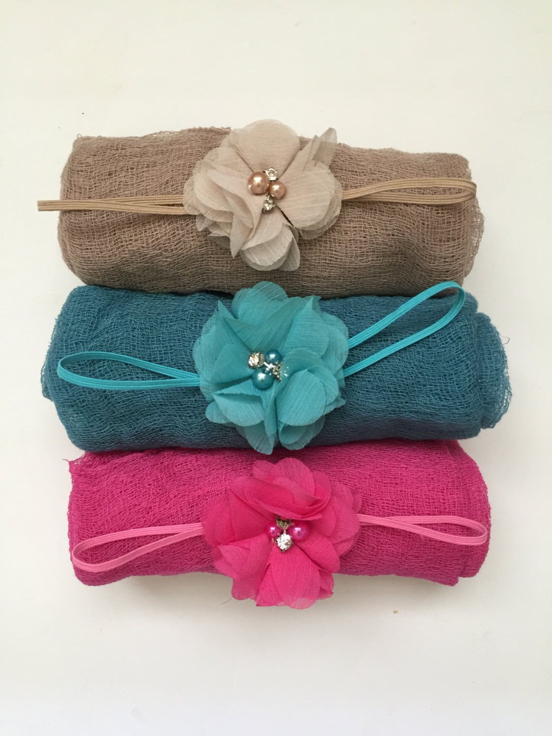 Baby Stirnband Wrap Set Neugeborenen Swaddle Käsetuch Decke Blumen Haarband Chiffon Säuglings Foto Requisite von CelesteandCompany