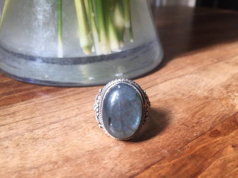 Labradorit Statement Ring Mit Sterling Silber Band - Size O Uk Labradorit Statement Ring Mit Sterling Silber Band - Size O Uk von CelestesCabinetofJoy