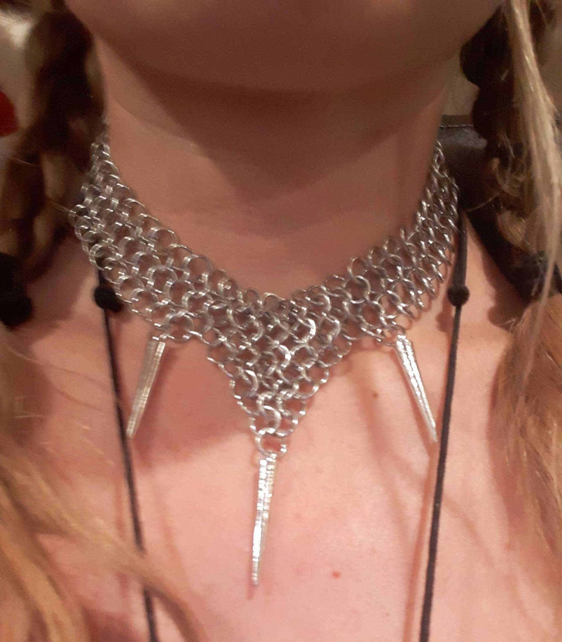 Spiky Chainmaile Halsreifen von CelestialChainmail