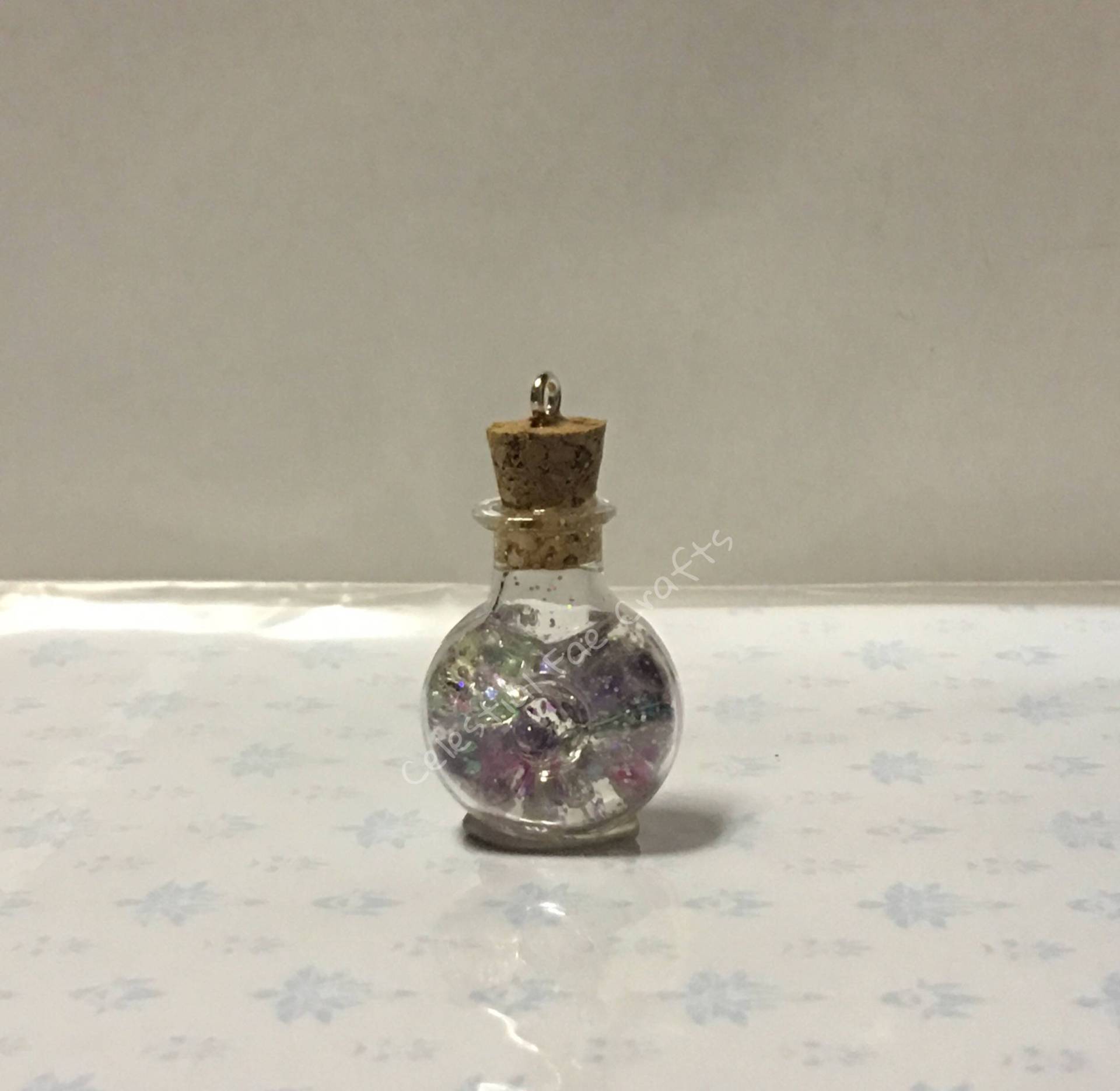Edelstein Flasche Charme Edelstein Flasche Charme von CelestialFaeCrafts