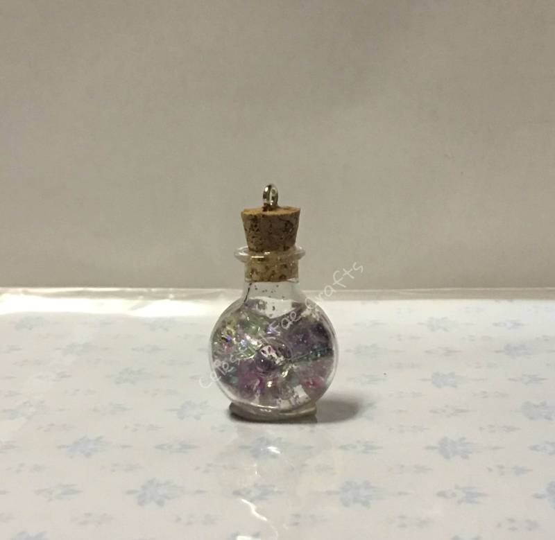 Edelstein Flasche Charme Edelstein Flasche Charme von CelestialFaeCrafts