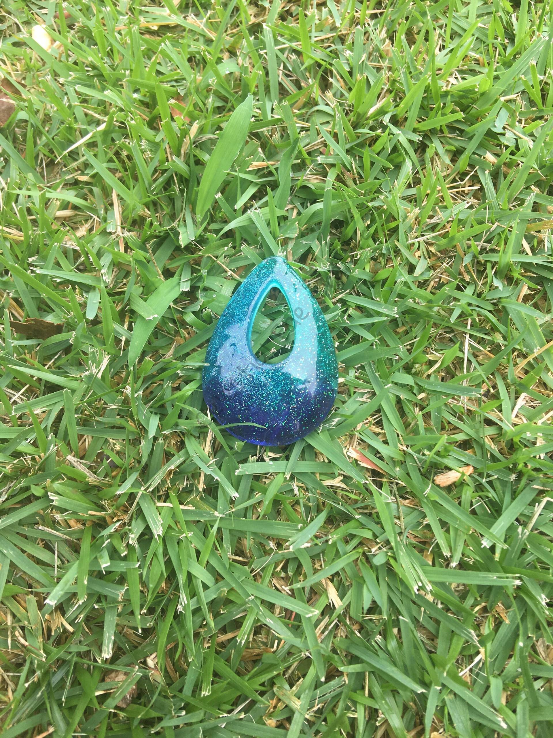 Pfau-Farbe-Anhänger Pfau-Farbe-Anhänger von CelestialFaeCrafts