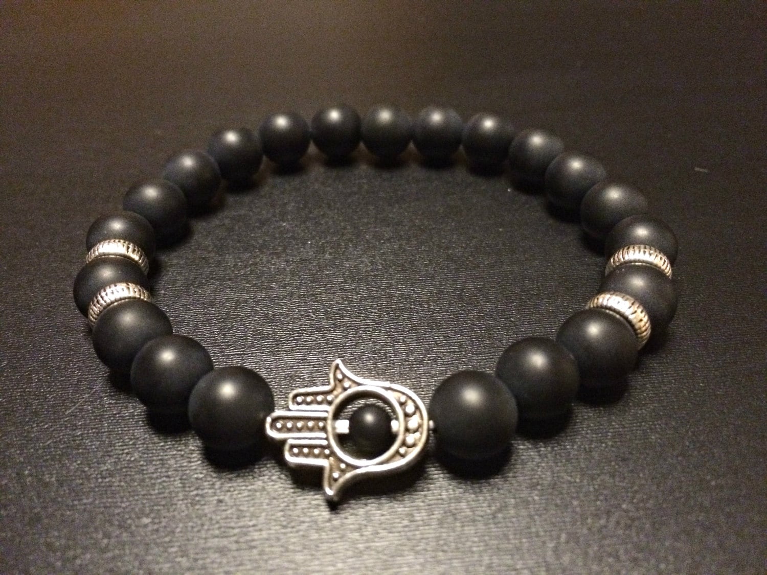 Schwarze Onyx Achat Hamsa Hand Edelstein Stretch Armband Zen Schmuck Spirituelle Schwarze Onyx Achat Hamsa Hand Edelstein Stretch Armband Zen Schmuck Spirituelle von CelestialMerchant