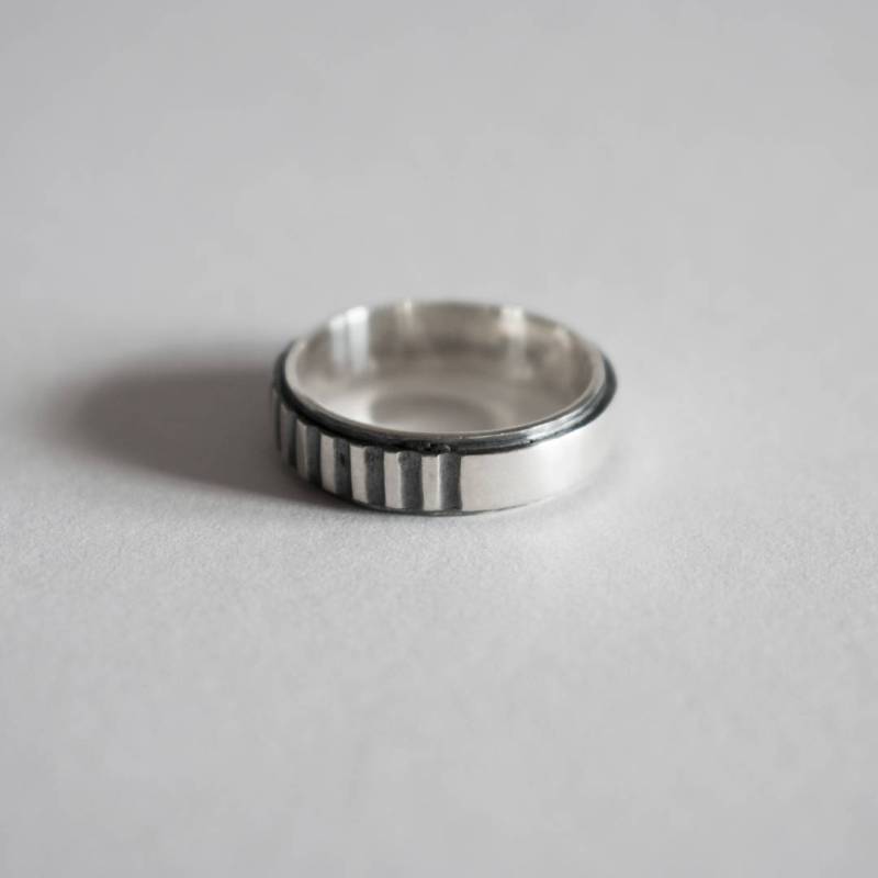 Handgemachter Unisex-Ring Aus Sterlingsilber Oxidiertes Zahnrad-Design Handgemachter Unisex-Ring Aus Sterlingsilber Oxidiertes Zahnrad-Design von CelinaSousa
