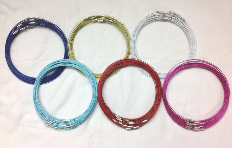 Halskette Aus Stahldraht Mit Einfachen Schraubverschlüssen - 45 cm X 1 Mm Farbauswahl Für Halskettenherstellung Und Schmuckhandwerk von CelloexpressBags