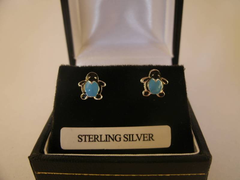 sterling Silber Pinguin Ohrringe Irisch Gemacht Emaille sterling Silber Pinguin Ohrringe Irisch Gemacht Emaille von CelticCraftCo