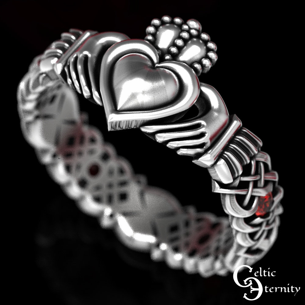 Moderne Claddagh Ehering Sterling Silber & Rubin Ring, Ehering, 1545 von CelticEternity