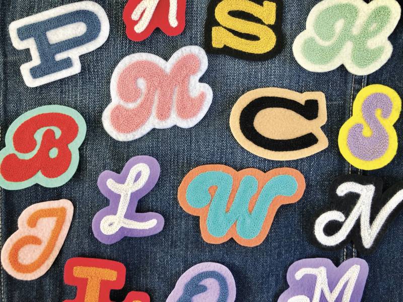 Custom Buchstabe Aufnäher Kettenstich Gestickt Personalisiert Durch Farbe Und Schrift/Retro Patch Für Sweatshirts, Jacken Vieles Mehr von CenCoastStitchworks