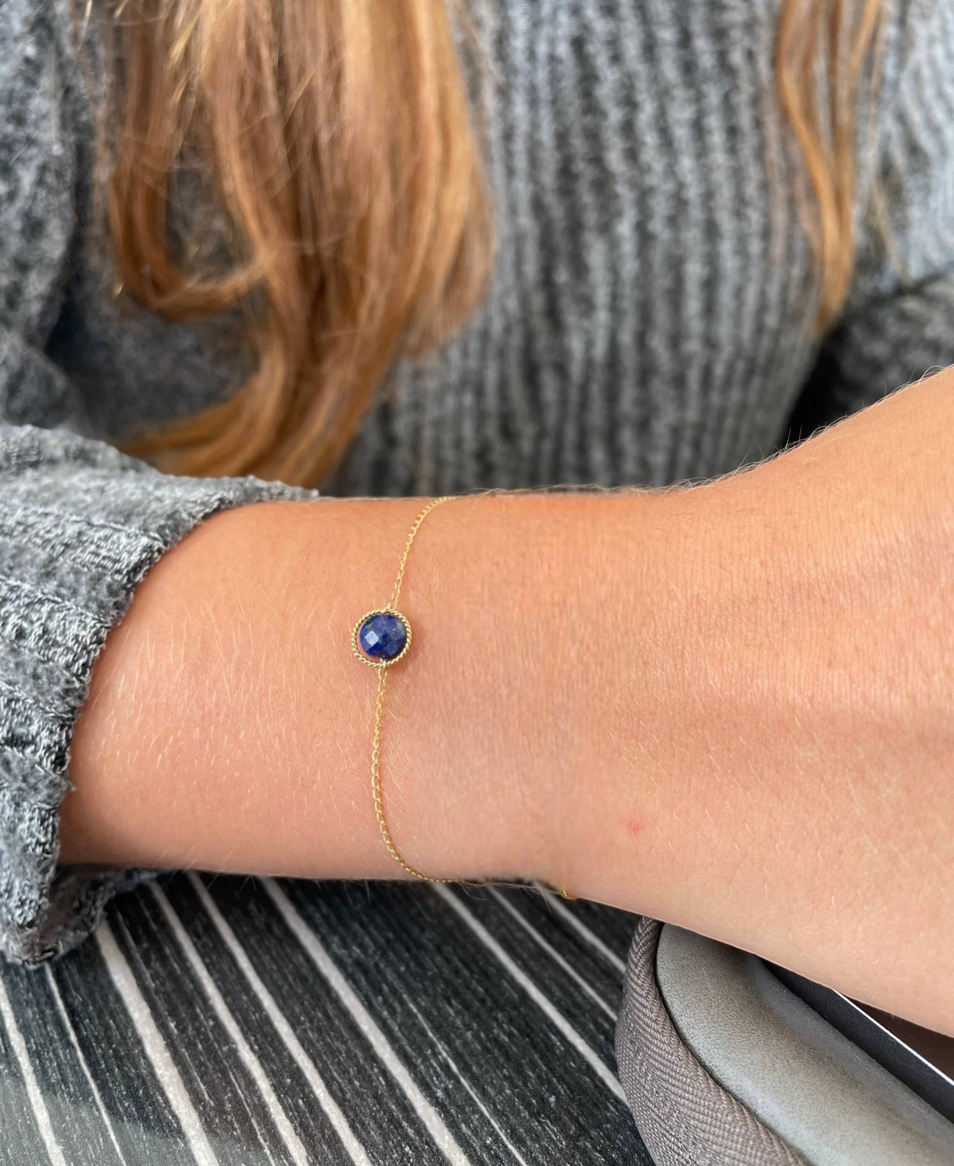 Lapislazuli-Armband Mit Eingekreistem Stein Lapislazuli-Armband Mit Eingekreistem Stein von CentDixPerles